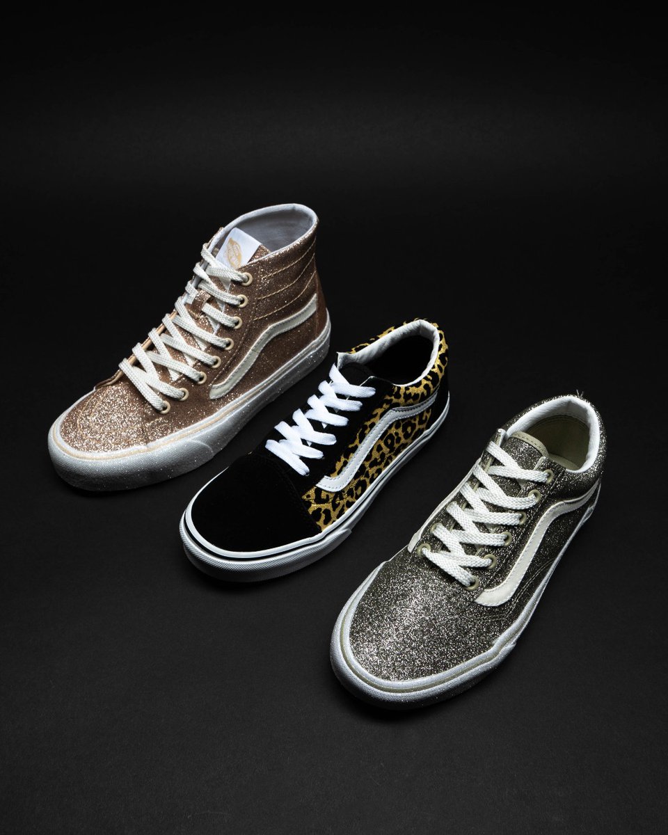 Karmaloop's tweet photo. Rise and shine
🛒: Shop all new vans now. Link in Bio
#Karmaloop #Vans #VansOriginal #VansAuthentic #VansMid #Mid #Sk8 #Sk8Mid #Skate #Offthewalls #VansOfftheWall #Glitter #Girly https://t.co/cIl2mQYDC3