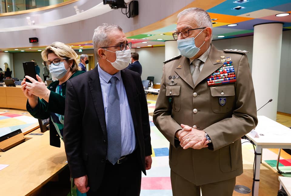 Foreign Affairs Council meeting to decide the sanctions against the leaders of the Russian Federation responsible for the military invasion of #Ukraine and how #EU will help politically, economically and in a humanitarian manner the Ukrainian people.