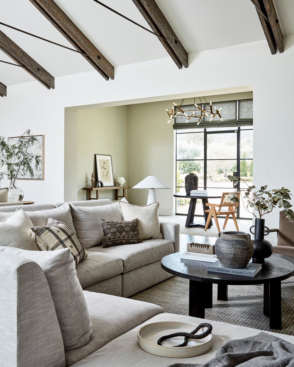 fletch_rhodes's tweet image. #DesignerTrick By using a darker shade of white in the entryway, we emphasized the high ceilings in the main space with a brighter white. More on the #FRblog fletcherrhodes.com/blog/our-top-w…

#FletcherRhodes #FRstyle #InteriorDesign #SonomaInteriorDesigner #WineCountryStyle #WhitePaint