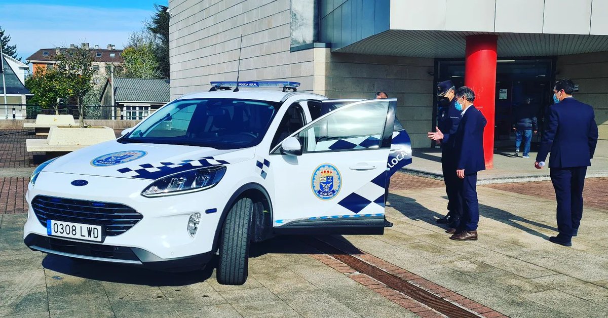 🔝🚓 Como xa vos adiantamos, a pasada semana entregamos un flamante <a href="/FordSpain/">Ford España</a> #Kuga #Híbrido á Policía Local de #Narón! ⚡💪 A mobiidade está cambiando... e ti? Cando cambias a túa en #Gonzacar? 🤔  

Pídenos cita e falamos da gama #híbrida de #Ford! 🗣👉 gonzacar.com