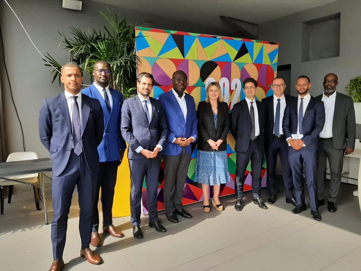 ✍️ Une signature importante entre <a href="/Bpifrance/">Bpifrance</a> et la BIDC - @EBID_BIDC à #Abidjan, qui consacre le renforcement de notre coopération et de nos partenariats !

Apporter un soutien continu à nos #PME et nos #entrepreneurs à travers toute l'#Afrique de l'Ouest, voilà l'ambition.