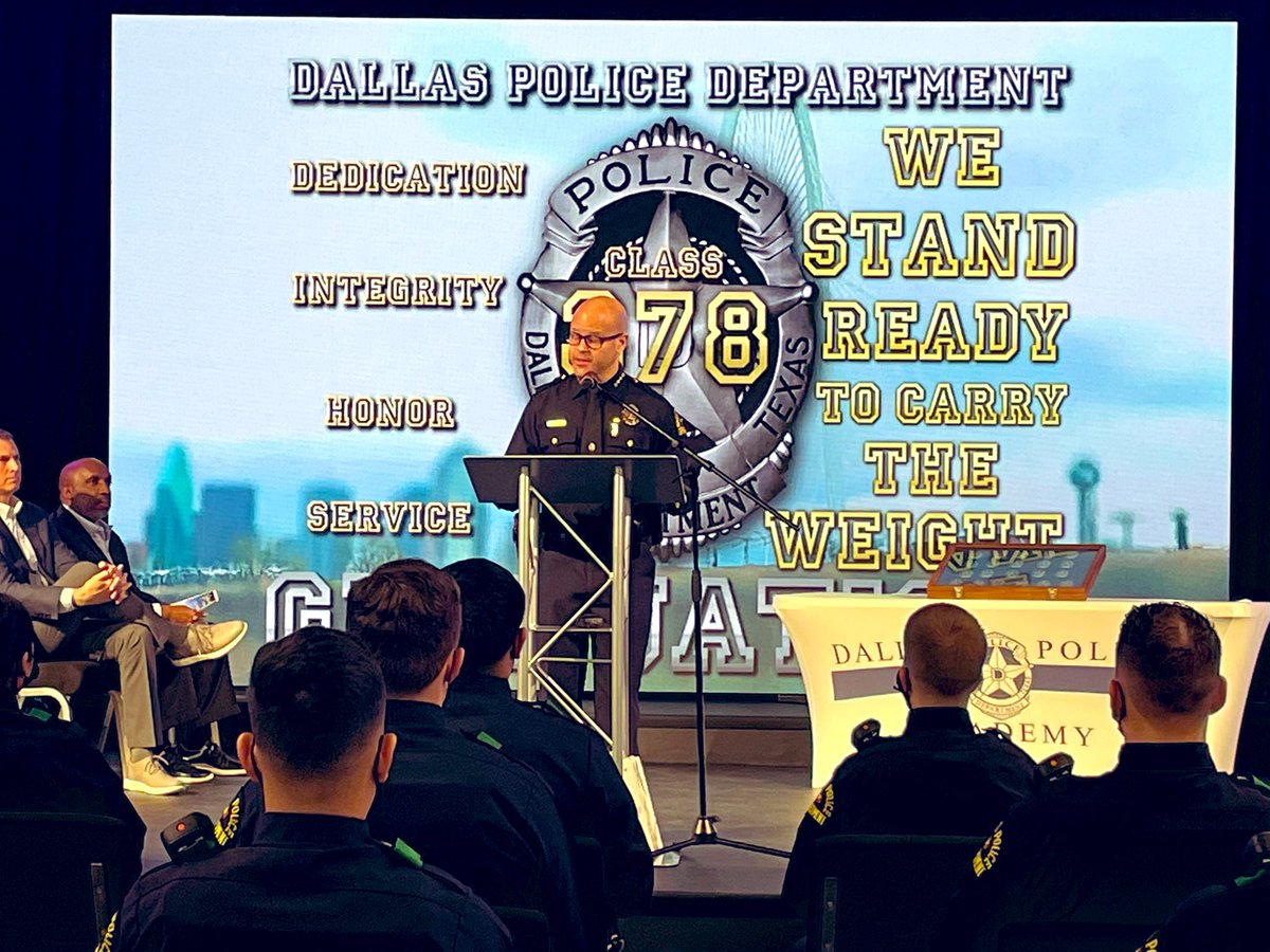 DallasPD's tweet image. .@DPDChiefGarcia addresses #Class378 “…on behalf of the citizens of Dallas, thank you.” He demands that they honor their fallen brothers by being professional and just. He asks tells the recruits, “Hold yourself accountable”. @DPDAcademy