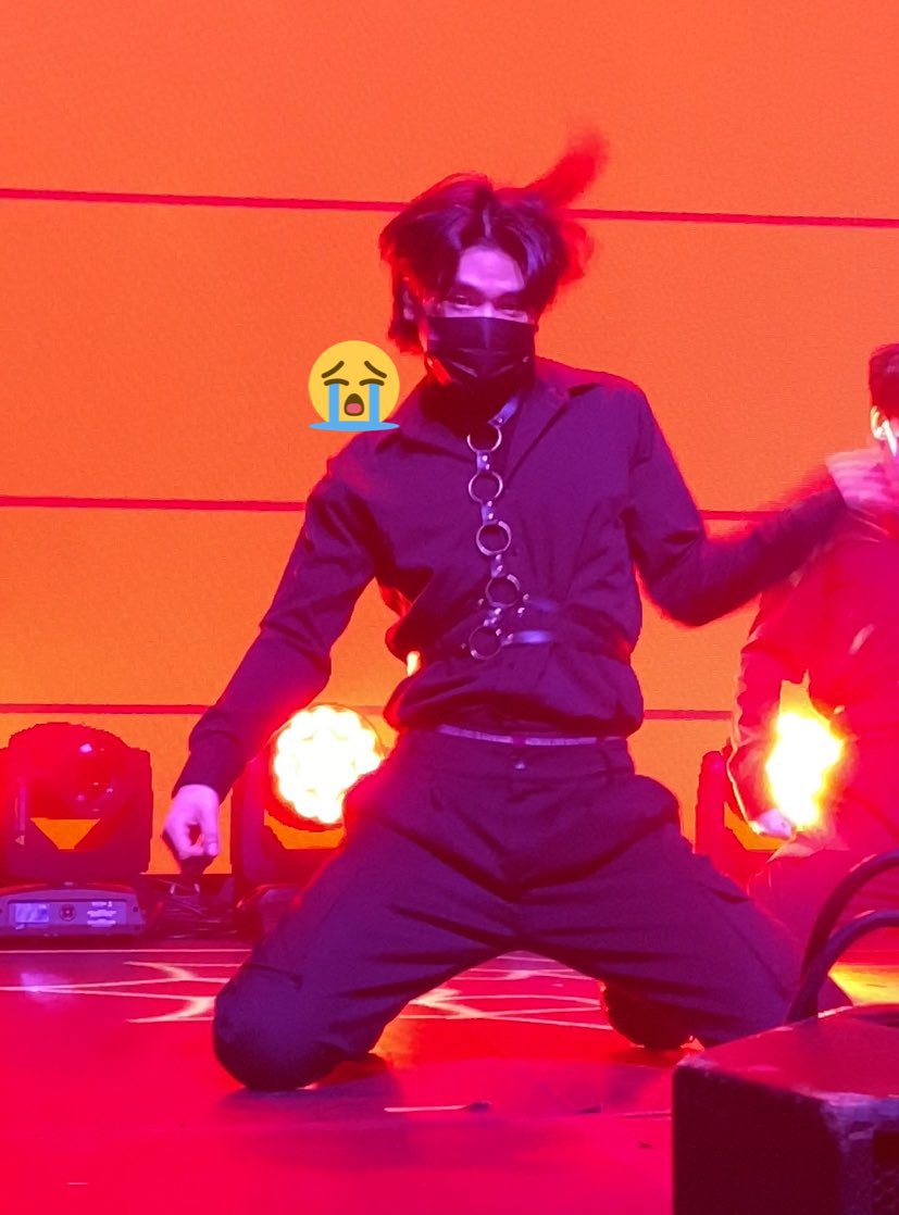 [#PIC] 23.02.22 - Seunghwan como backup dancer do ONEUS na 'Blood Moon Tour' em Atlanta 🐶

©️weiyonqha 

#LeeSeunghwan #이승환 #Seunghwan #승환 #1THE9 #원더나인