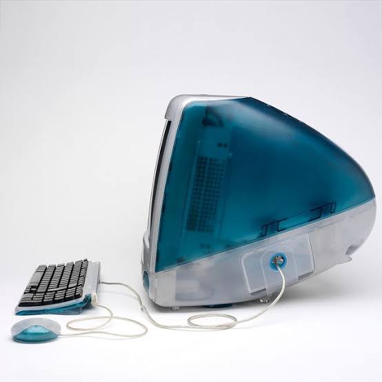 itscharlixc's tweet photo. Saudades da estética transparente dos anos 90. Achava o auge da tecnologia https://t.co/YHT28QNEvV