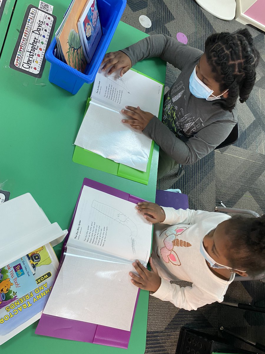 msmollybeaven's tweet photo. Partner poem reading 😊😊 @CollabClassroom https://t.co/BK5B1sRv18