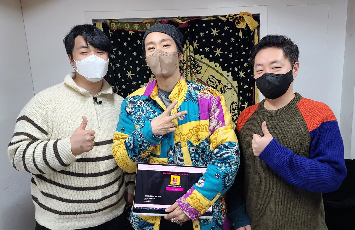 dogesoundclub's tweet photo. 홀더님들 덕분에 성덕의 꿈을 이루었습니다! DSC가 BMCS를 통해 개발하고자 하는 컬쳐에 큰 관심을 보이셨고 다양한 프로젝트들을 함께 해주시기로 하셨습니다. web3에 시작된 DSC 컬쳐를 JK님과 함께 확장할 수 있게 되어 정말 큰 영광입니다! 사랑해요! JK! ♥️

@DrunkenTigerJK 
@project_taaaaal https://t.co/gzaxiUmCmq