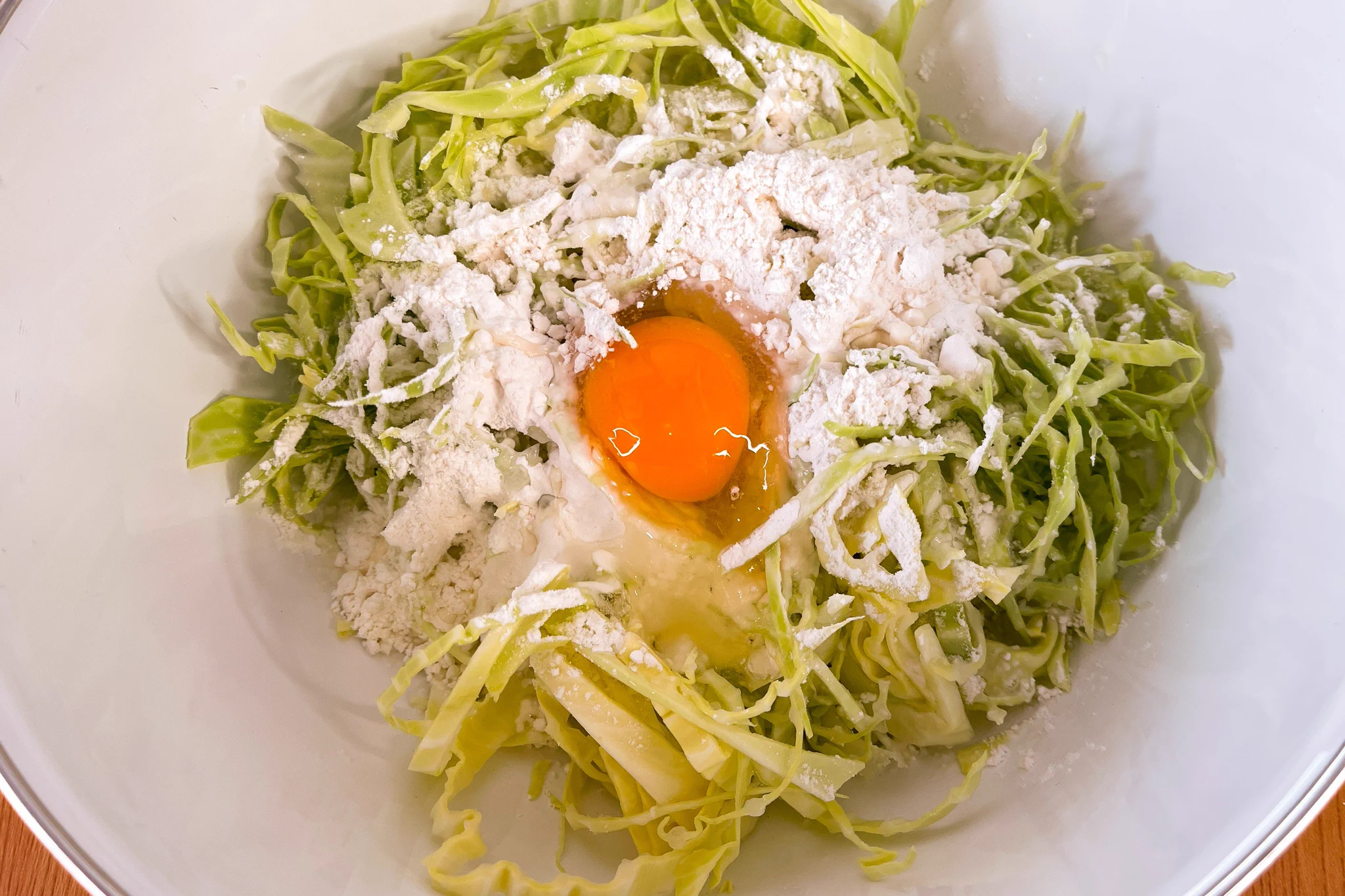 キャベツなど、たった3つの材料で作ることが出来る？！簡単でお手軽な「お好み焼き」レシピ！