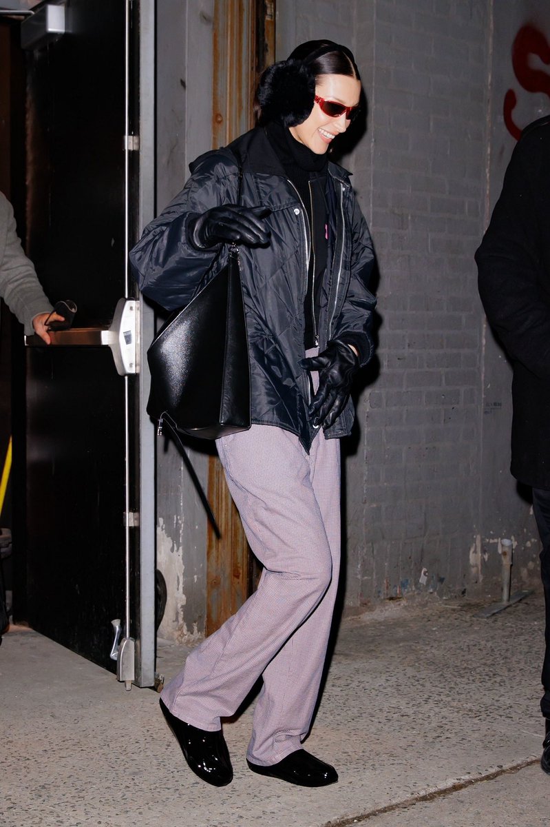saintdoII's tweet photo. bella hadid’s model off-duty style during fashion month fw22 https://t.co/ozJOYgfhZy