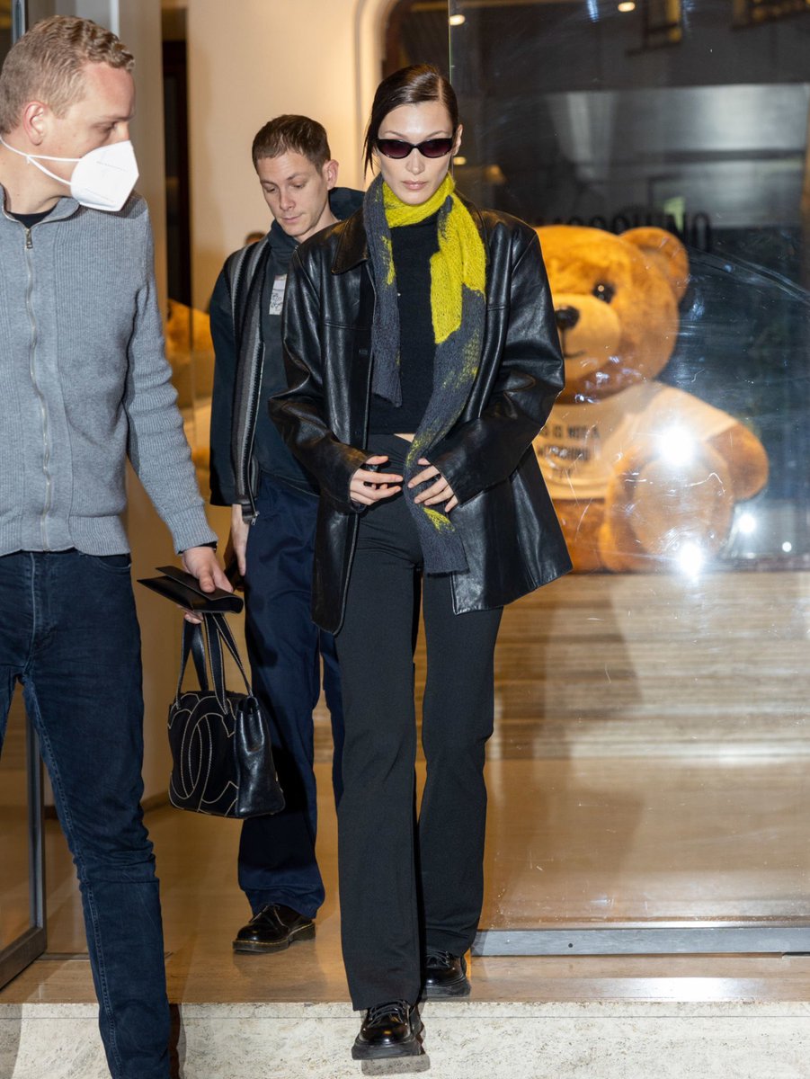 saintdoII's tweet photo. bella hadid’s model off-duty style during fashion month fw22 https://t.co/ozJOYgfhZy