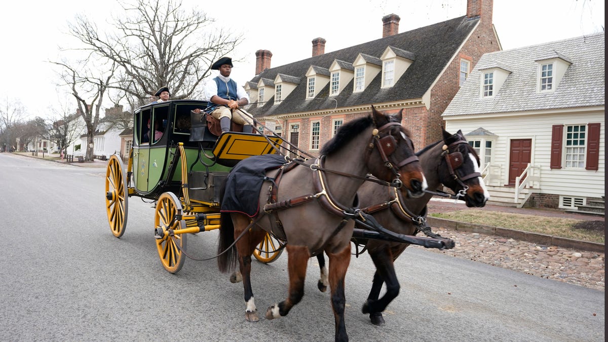 TheRoot's tweet photo. Colonial Williamsburg Museum Honors Black Coachmen of Jim Crow Era https://t.co/WS0Az85qqO https://t.co/jqSKN5w8P0