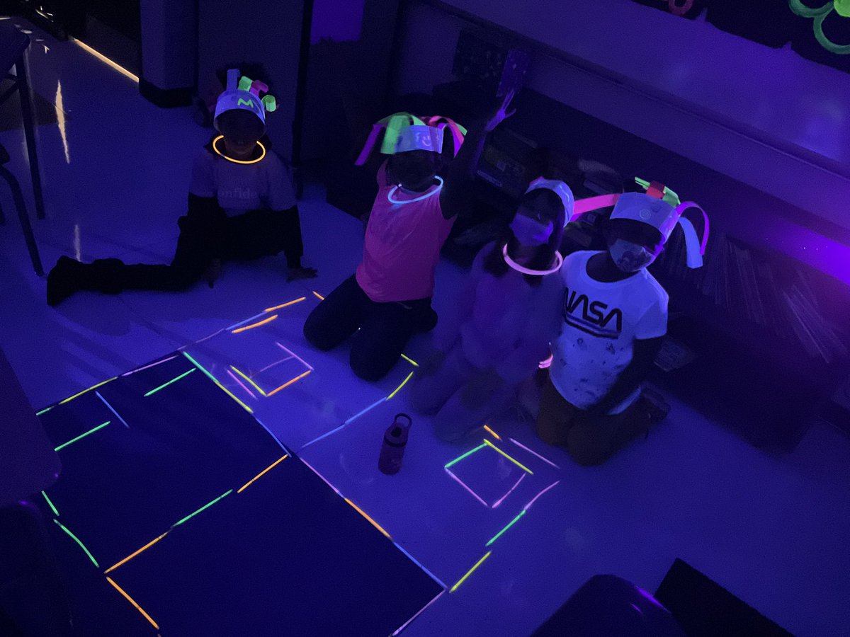 _hase1's tweet photo. We had so much fun playing glow games today! #lane126 https://t.co/18lVHGCOhH