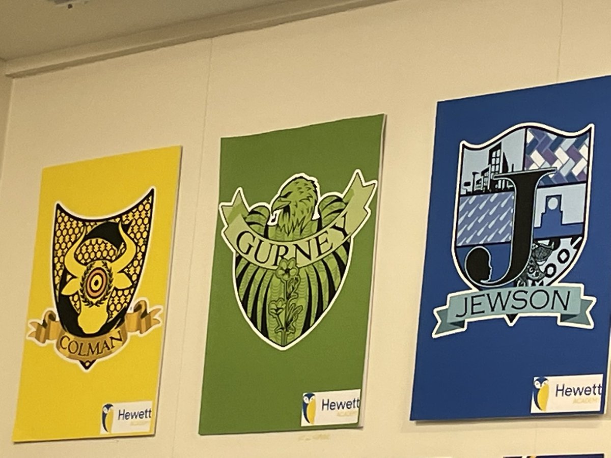 Lovely to see so much positive feedback and press coverage on display <a href="/HewettAcad/">Hewett Academy</a> today, as well as the house system colours, all houses linked to former Lord Mayors of Norwich 🦉🟡🟢🔵 <a href="/LAustinSci/">Lucy Austin</a> <a href="/antonylittle/">Antony Little 🇺🇦 🇬🇧</a>