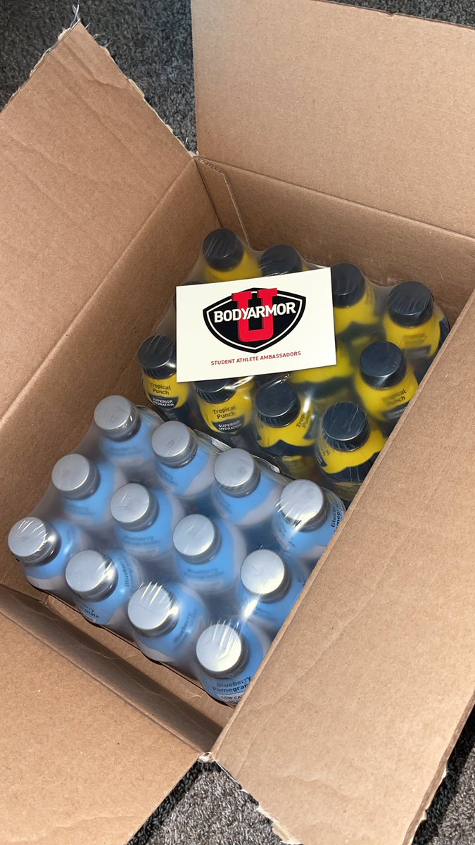 TrentLand5's tweet photo. Always love the 🔥 care package from @DrinkBODYARMOR !! #BodyArmorU https://t.co/YgWly8KrPO
