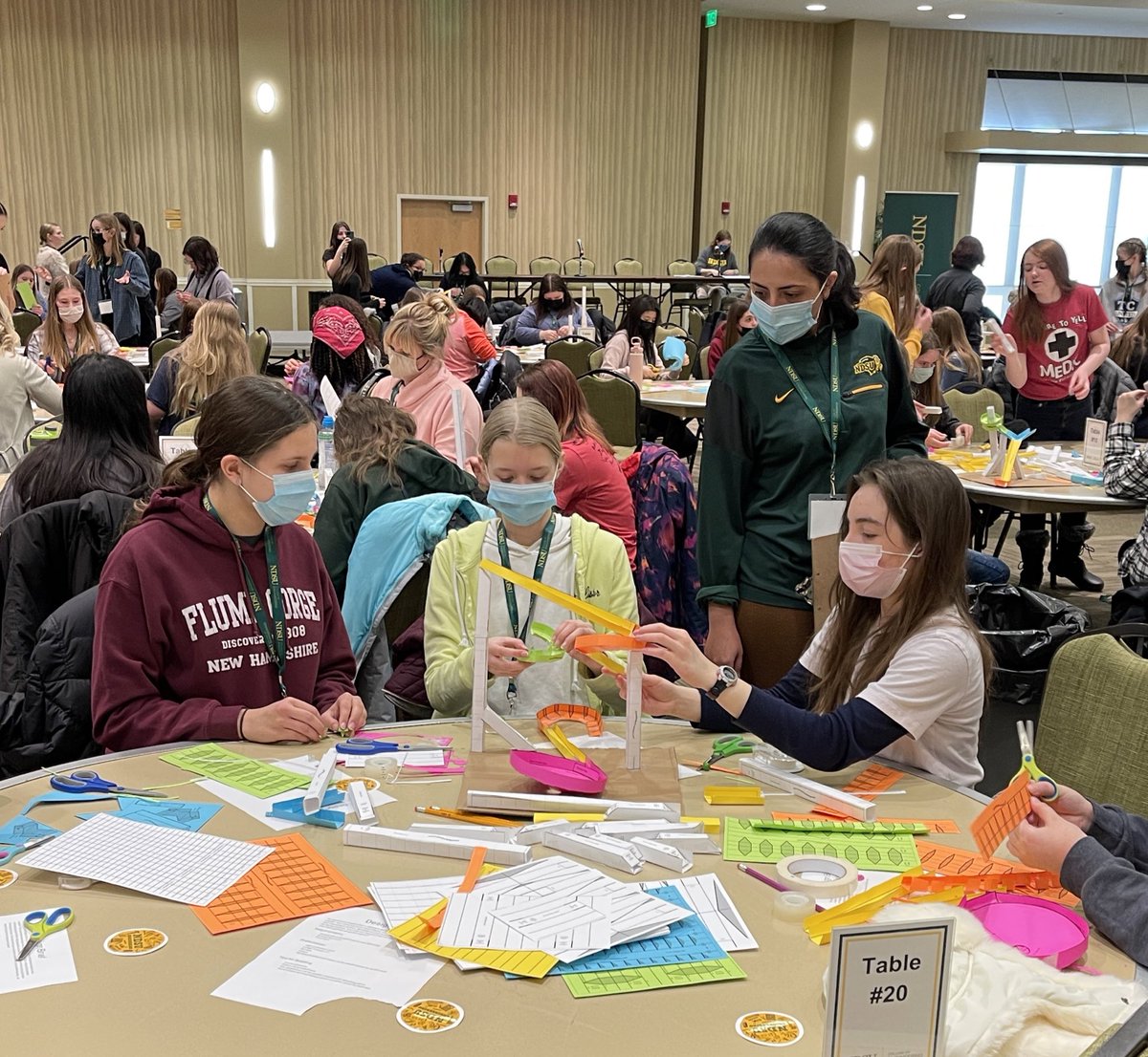 NDSUEngineering's tweet image. We welcomed more than 100 8th grade girls to campus for Introduce a Girl to Engineering Day!

#NDSUengineering
#Eweek2022
#GirlDay2022