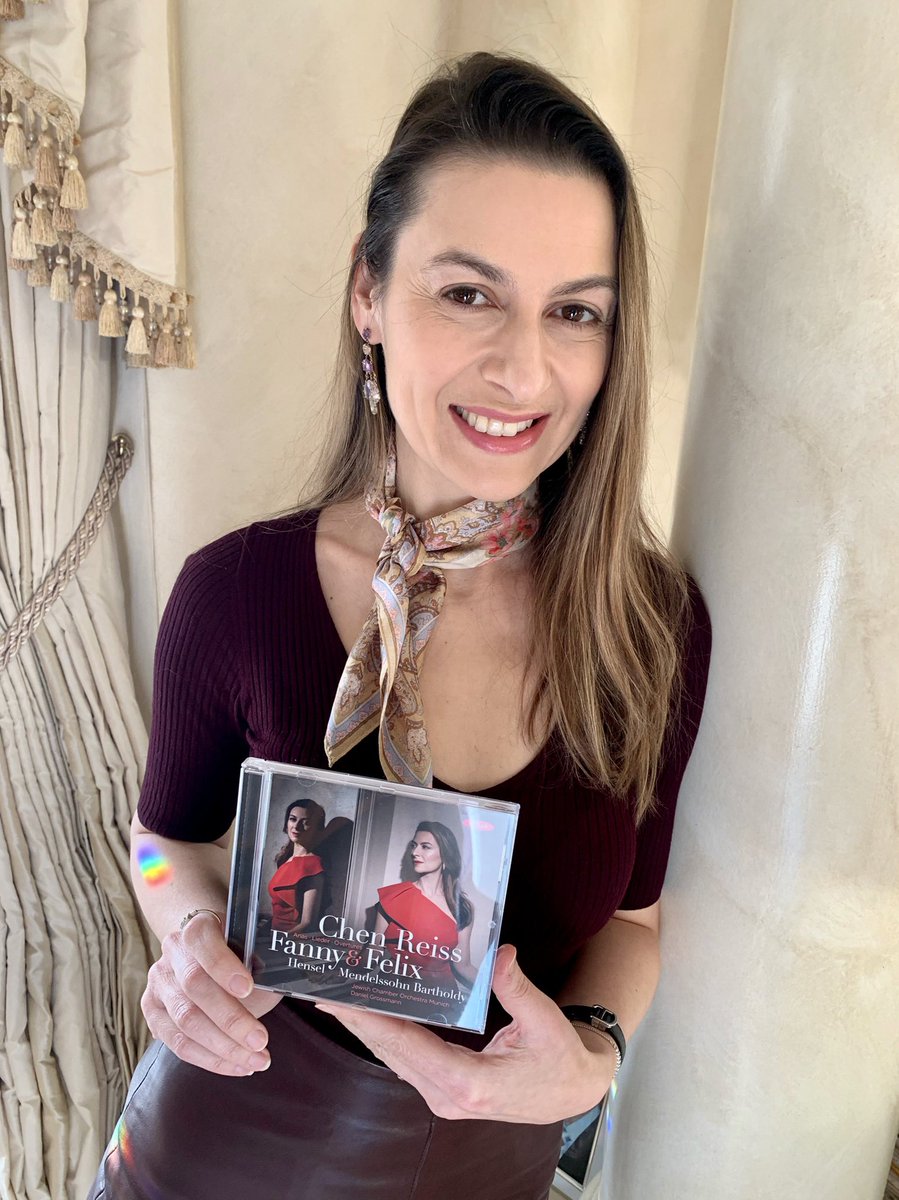 ChenReiss's tweet photo. Happy Release Day! Our new album with the @JCOM_Muenchen and Daniel Grossmann is finally out on Onyx Classics - listen to it on the streaming service of your choice:
Spotify: https://t.co/7npl5OQwBH
Apple Music: https://t.co/NoHwJV1ttc
Amazon: https://t.co/kVHG911evz https://t.co/oaSDygwLpU