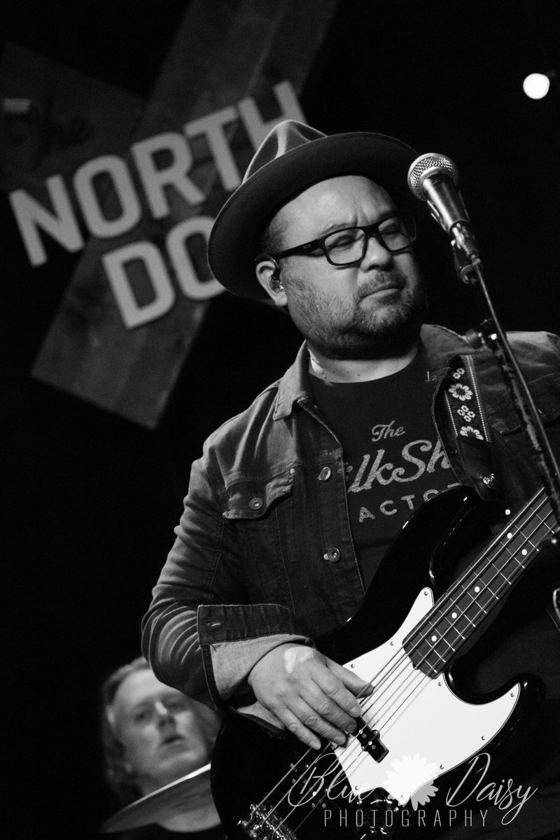 Blue_DaisyPhoto's tweet photo. Louden Swain @ The North Door, 1/18/20 @BorjaBorja1 @LoudenSwain1 https://t.co/lbtkuJUNvI
