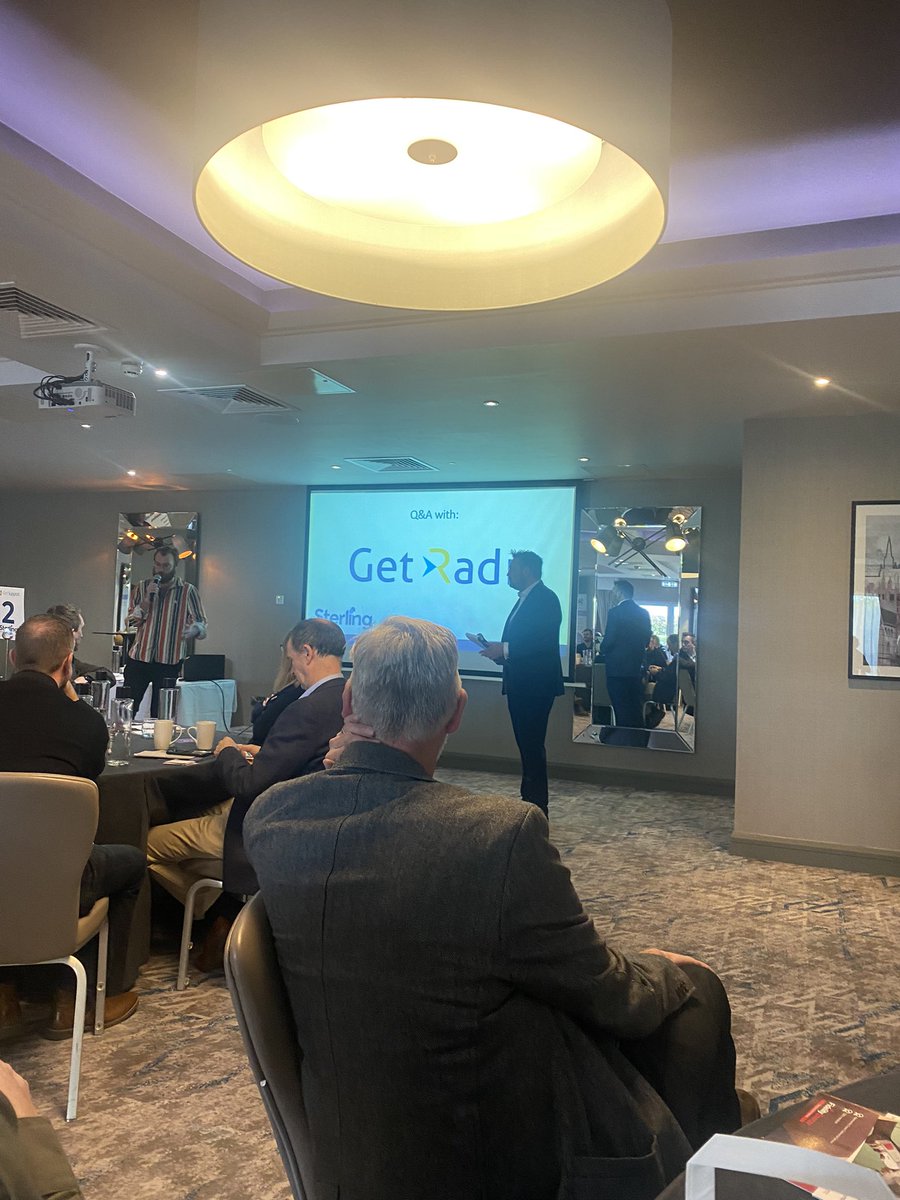 LeeVDev's tweet photo. Early start for a Friday @SterlingNetwrks Expo event in Oxford today. Lots of great introductions with businesses in the room. Great number of 1:1 to organise with the contacts made today over the next few weeks. https://t.co/y3IQfrlXZ2
