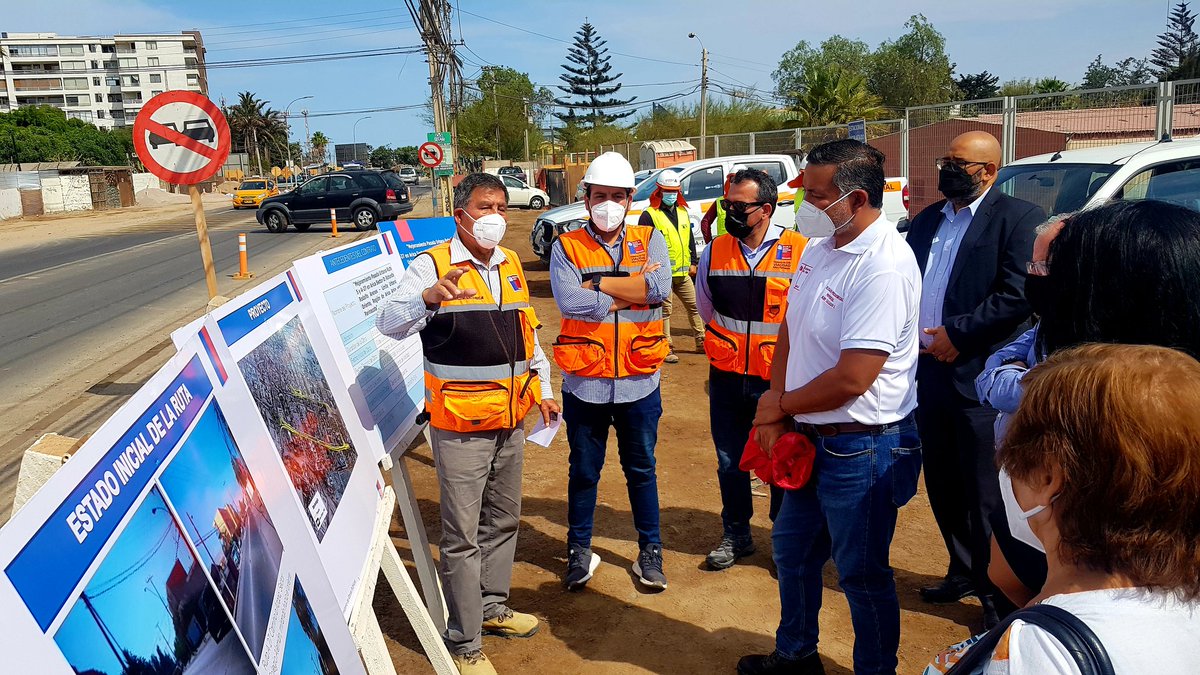 moparica's tweet photo. Partió transformación de acceso a valle Azapa con postura de primera piedra para habilitar doble vía, ciclovías y una nueva alternativa vial por calle Los Cisnes-Las Brisas. Proyecto Plan de Recuperación Económica tiene inversión  $9.894 millones generando 200 puestos de trabajo. https://t.co/r0845BL8yS