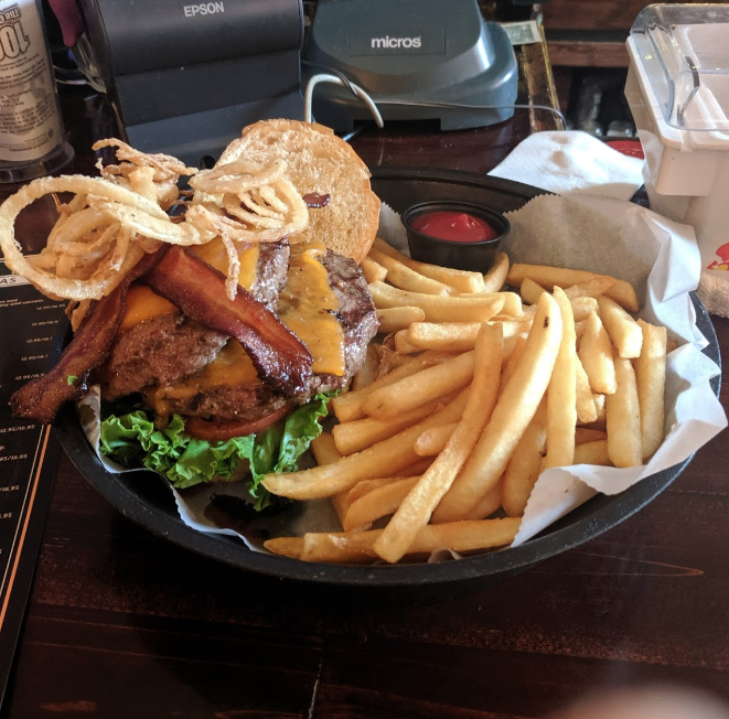 BootleggersTroy's tweet photo. Nothing quite compares to a meal from Bootleggers🤤😉
.
🍽️Open for Indoor Dining
🚗Delivery available on #GrubHub
.
#BootleggersOnBroadway #Bootleggers #TroyNY #TroyEats #NYBeer #NYFoodie #Foodie https://t.co/xyYJKE6vqO