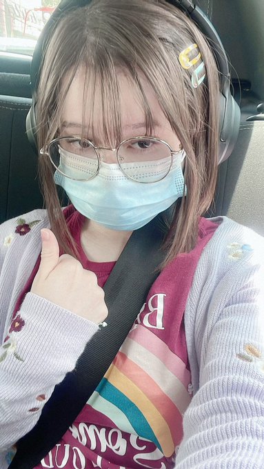 just to say hi and I love you sorry isn&rsquo;t my ass I&rsquo;m kinda busy today xD https://t.co/c3MQ4no5GM