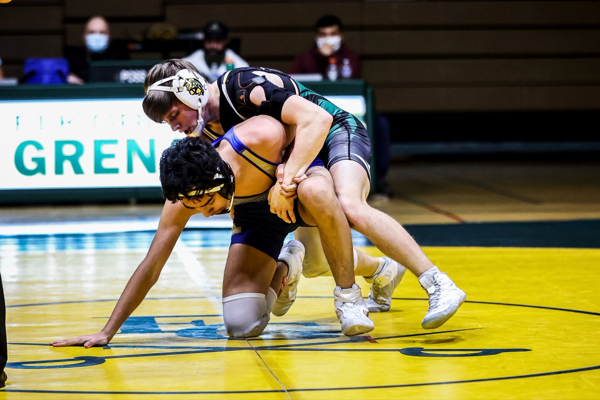 GrenAthletics's tweet photo. Congrats to two of EG’s finest for their IHSA All-State Academic Team Honorable Mention! #WeAreEG @IHSA_IL @EGGirlsHoops @EGHS_Volleyball @GrenWrestling @GrensBaseball @ElkGroveFB https://t.co/N5H3tjOQJM