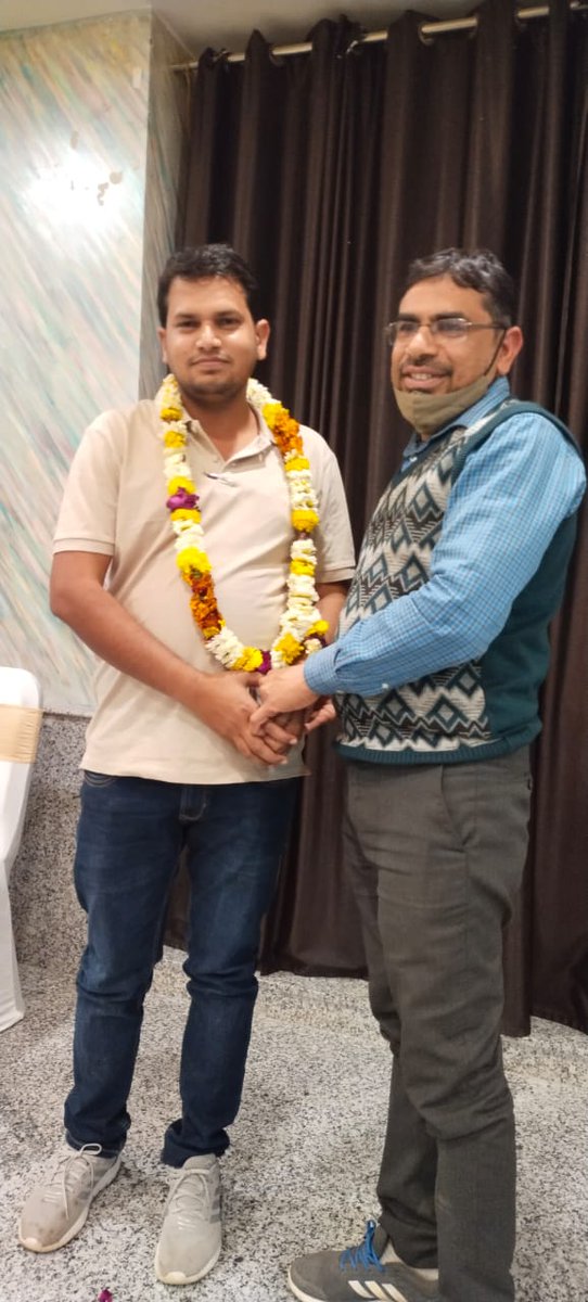 <a href="/grkhilery/">grkhilery(patwari)</a> <a href="/RPS_Karauli/">राज.पटवार संघ करौली</a> @President_rps  @मुझे पटवार संघ उपशाखा अध्यक्ष करौली के पद पर निर्विरोध निर्वाचित किया मैं आप सबको भरोसा दिलाता हूं कि मैं तन मन व आंशिक धन से पटवार संघ के मजबूत सिपाई के रूप के रूप में कार्य करूंगा ।💐
सभी साथियों का बहुत बहुत धन्यवाद एवं आभार 🙏