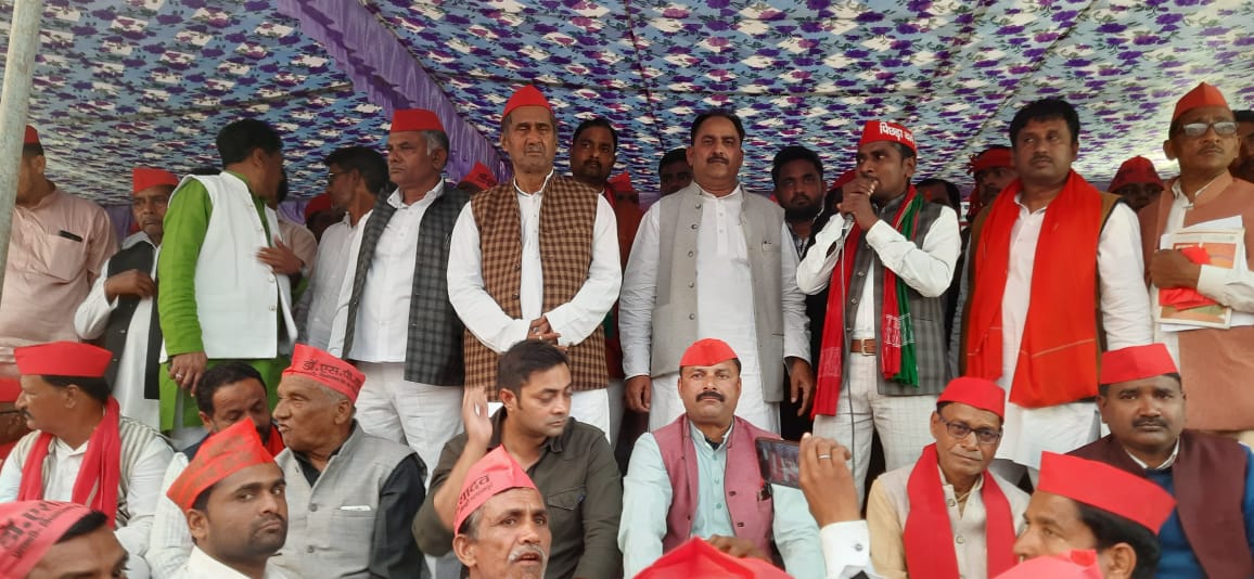 आज समाजवादी पार्टी विधान सभा गैसड़ी में समाजवादी पार्टी के प्रत्याशी एव पूर्व मंत्री डॉ एसपी यादव जी के लिए वोट करने की अपील करते हुये ,

सपा के लोकप्रिय नेता हरदिल अजीज ,

पूर्व ब्लाँक प्रमुख तुलसीपुर मा.शफीक अहमद जी ,
Akhilesh Yadav 
<a href="/yadavakhilesh/">Akhilesh Yadav</a>
<a href="/DrShivPratapYa1/">Dr.Shiv Pratap Yadav</a>