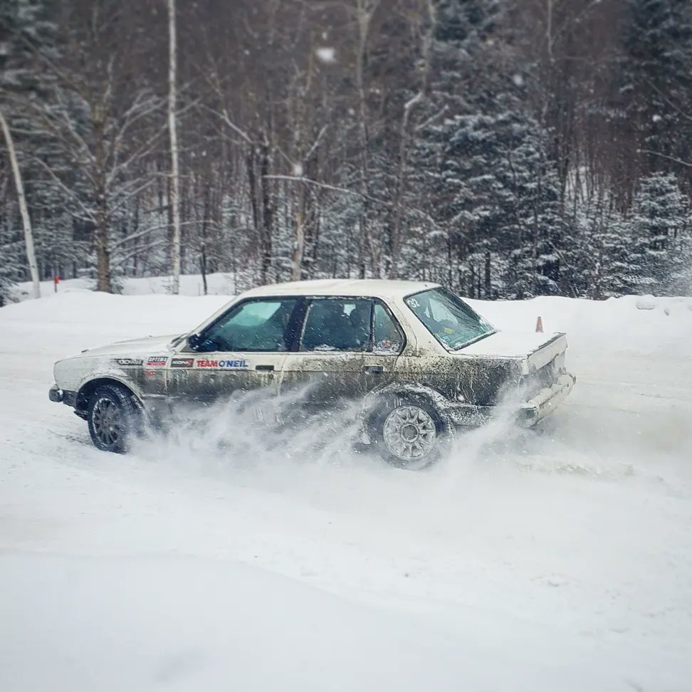 TeamONeil's tweet photo. We're back to the snow to finish off the week after the mid-week mud. Great week to experience changes of the road conditions. We train vehicle control in various conditions.
#teamoneil #teamoneilrallyschool #snow
#snowdriving #vehiclecontrol https://t.co/v4DYHbVRsC
