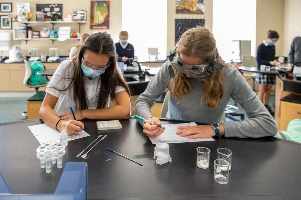 Oakcrestva's tweet photo. Tomorrow our Science Olympiad Team will compete in the regional Science Olympiad Device Test Day competition. Thirty-four students will be competing in events including mousetrap vehicle, ping pong parachute, and bridge building. Best of luck, Oakies!! https://t.co/2Ca9RZaOC1