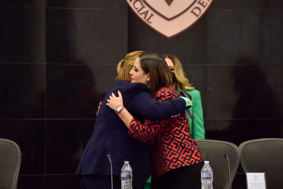 Un gusto acompañarte Myriam Victoria Hernández, en la presentación del Informe 2021 como Magistrada Presidenta del <a href="/Tribunal_Chih/">Poder Judicial del Estado de Chihuahua</a>.