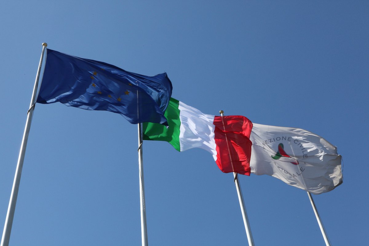 🇮🇹🇺🇦 Aiuti #Ucraina: la #ProtezioneCivile italiana invierà 200 tende per garantire l’assistenza di circa 1000 persone. L'intervento umanitario è coordinato dal DPC nell'ambito Meccanismo Europeo che sta assicurando l'impiego di aiuti anche dagli altri Paesi membri🇪🇺
#25febbraio