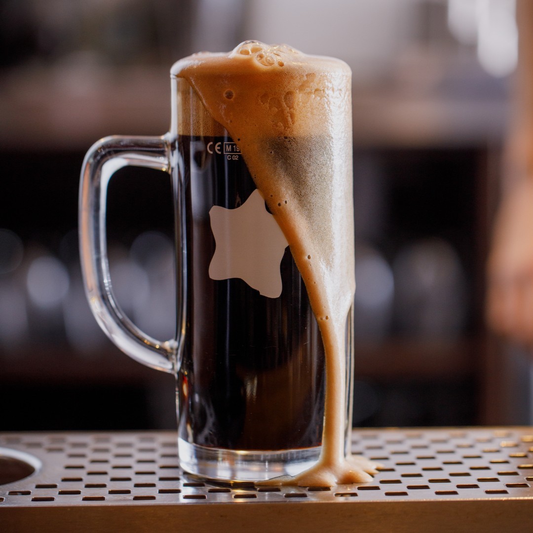 TheOldStocksInn's tweet photo. 𝟭 𝗪𝗘𝗘𝗞 𝗧𝗢 𝗚𝗢 🍺
We're so excited for our Beer Tasting event with @Purityale next Friday 🤩
There are still tickets left, from just £40 per person, enjoy beers, canapés, a demonstration from the suppliers and more! 🙌
Book your tickets now ↓ 
https://t.co/dYgFqcgb1j https://t.co/ZuFEhT18P9