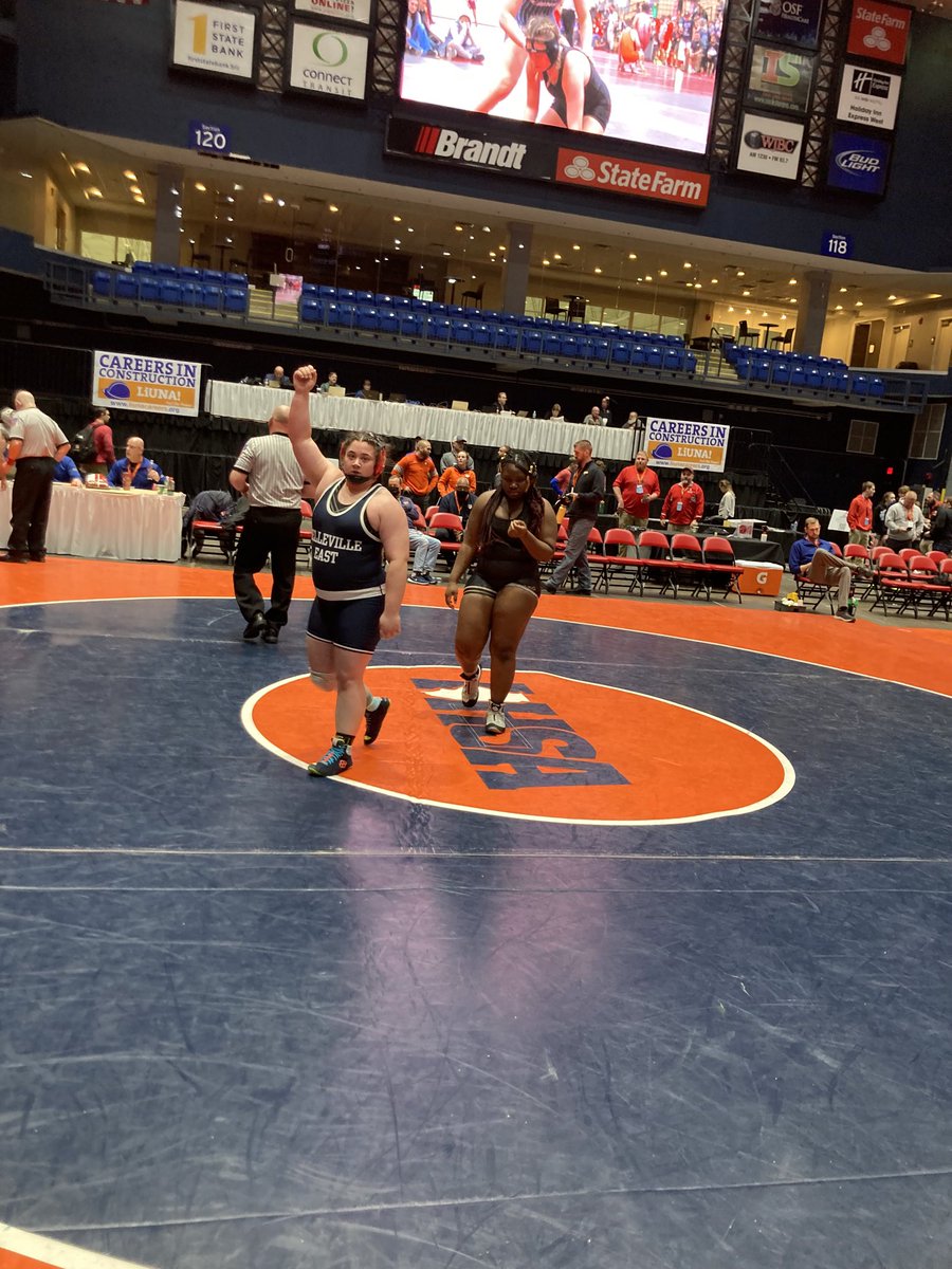 Kiara Ganey Inaugural IHSA Individual Girls State Tournament 1st round win.