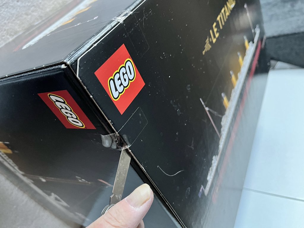 Jays_Lego_Build's tweet photo. The Ship Building has begun !
#Box_Opening
Pics 1-4
#9090_Pieces
#Lego_Build
#RMS_Titanic https://t.co/dUGypOOkdd