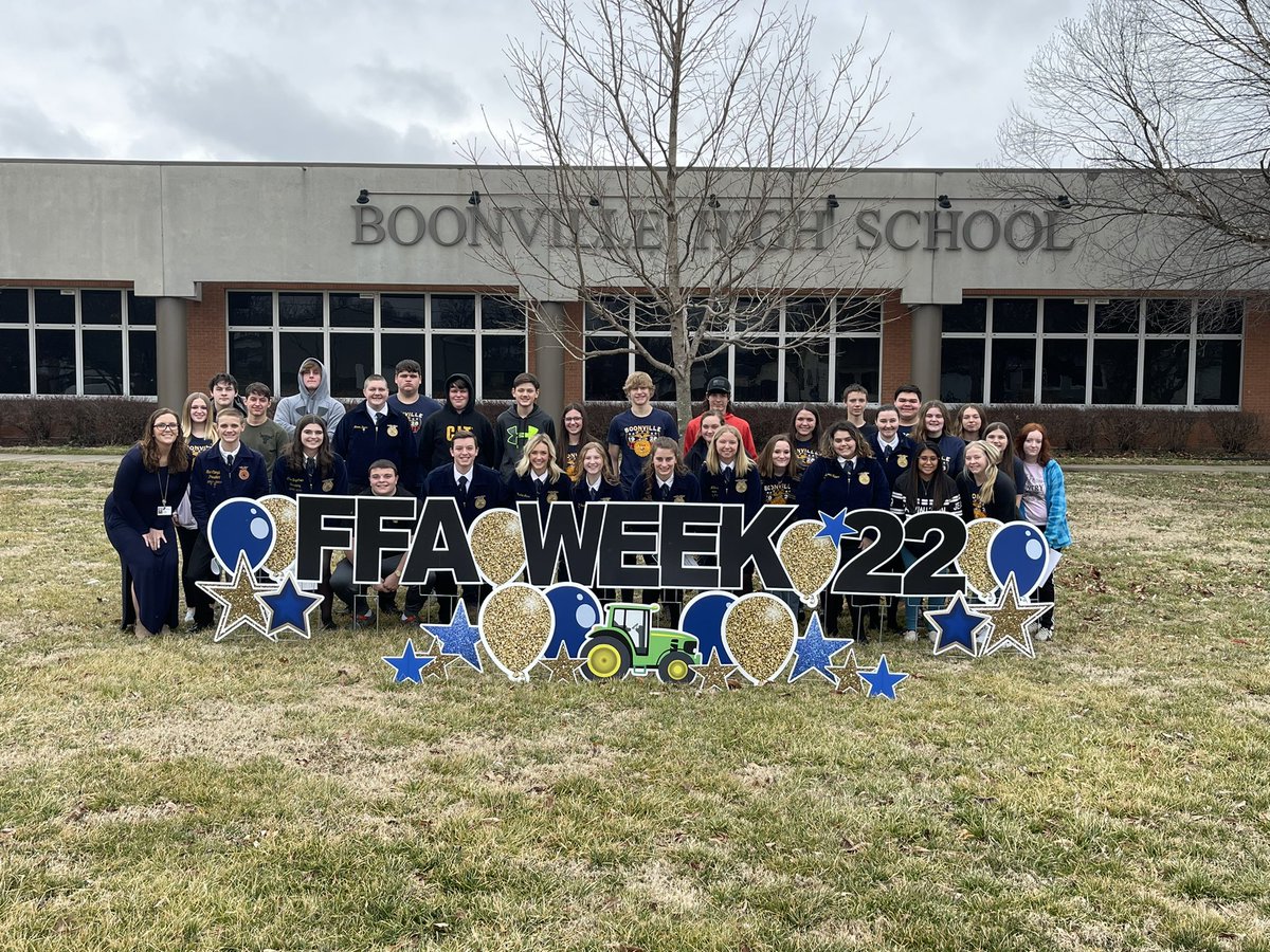 boonville_ffa's tweet photo. Finished FFA week off with our Greenhand and Chapter Degree ceremonies! It’s been a great week! https://t.co/vKsoGl1eEg