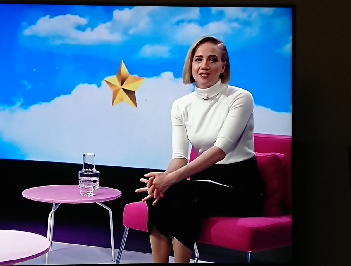 vsammy_poet's tweet photo. Plussaa myös tuo #puoli7 n #valoisa ja #ihana #persoona
@AnniinaValtonen 👏👏 😃😃..
#puoliseitsemän https://t.co/rOevtFBcC2