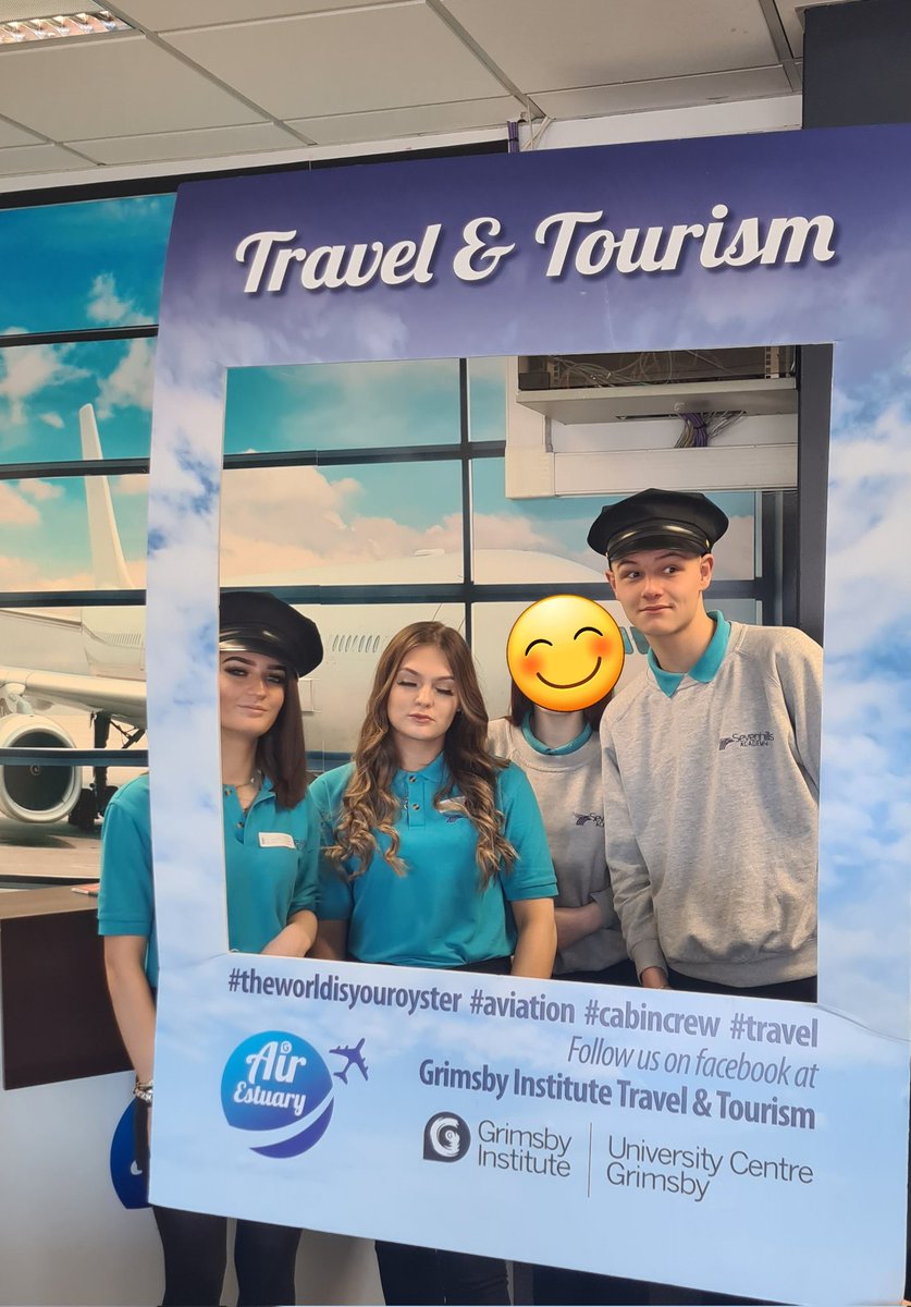 Sevenhills___'s tweet photo. It's Friday again
Then Saturday, Sunday, what?
All aboard the Travel and Tourism plane.
KS4 experiencing a taster session @gifhe
#findingourfuture
#takingresponsibility 
#thisisAP https://t.co/4AX661IJ4T