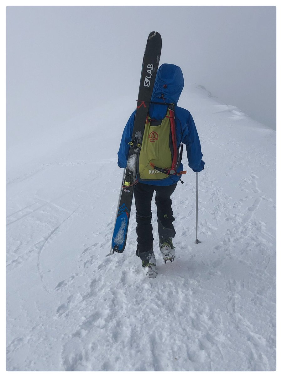 loramen's tweet photo. WEEKEND ⛷ 🏔
Mendiko nekea ez da ezer, buruko nekearen aldean 🤯
El estrés mental, cansa muchísimo mas que el monte. Donde me llevarás, @blavizbr ? 🍷🏔⛷🥰
Buen finde a tod@s! 🥳
.
.
#pyrenees #pirineos #pirinioak #mountainlovers #mountainobsession #esquidemontaña #eskimo #tena https://t.co/vT4rtEGVbq