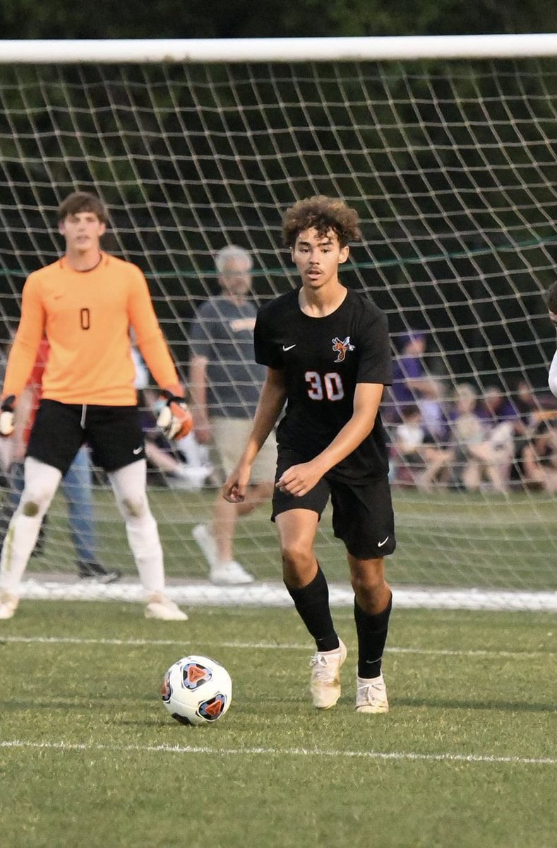 SGCSoccer1's tweet photo. Our players voted for captains over the last couple of days and 3 players received an overwhelming majority of votes. Congrats to @rosscrenshaw_4 @Kaleb03193053 and @JaseStallings for being named 2022 captains by their teammates! #Hornet⚽️ #423 https://t.co/7UHSU0txIy