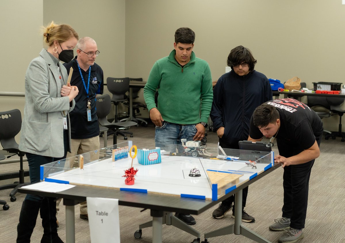 TylerISD's tweet photo. Congratulations, Tyler High School, for winning the high school #ETXRobotics Competition! π¦Ύπ€
Final Score
π₯ @TylerHighLions - 480 points
π₯ @TLRedRaiders - 420 points
Fantastic work from both teams. π https://t.co/gvpGa1zbKB