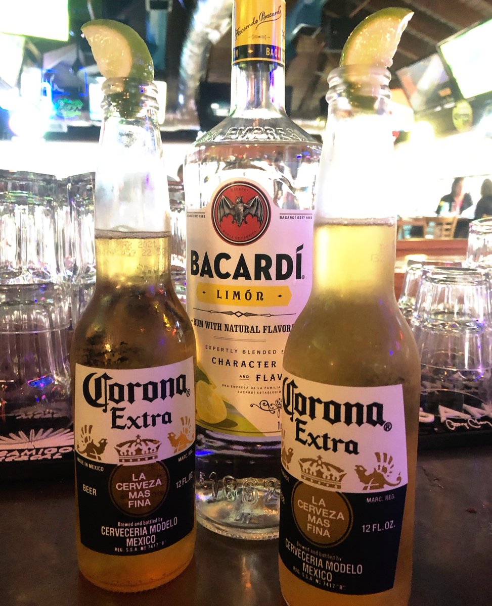 FamousOasis's tweet image. TGIF! Happy Hour starts at 3pm!