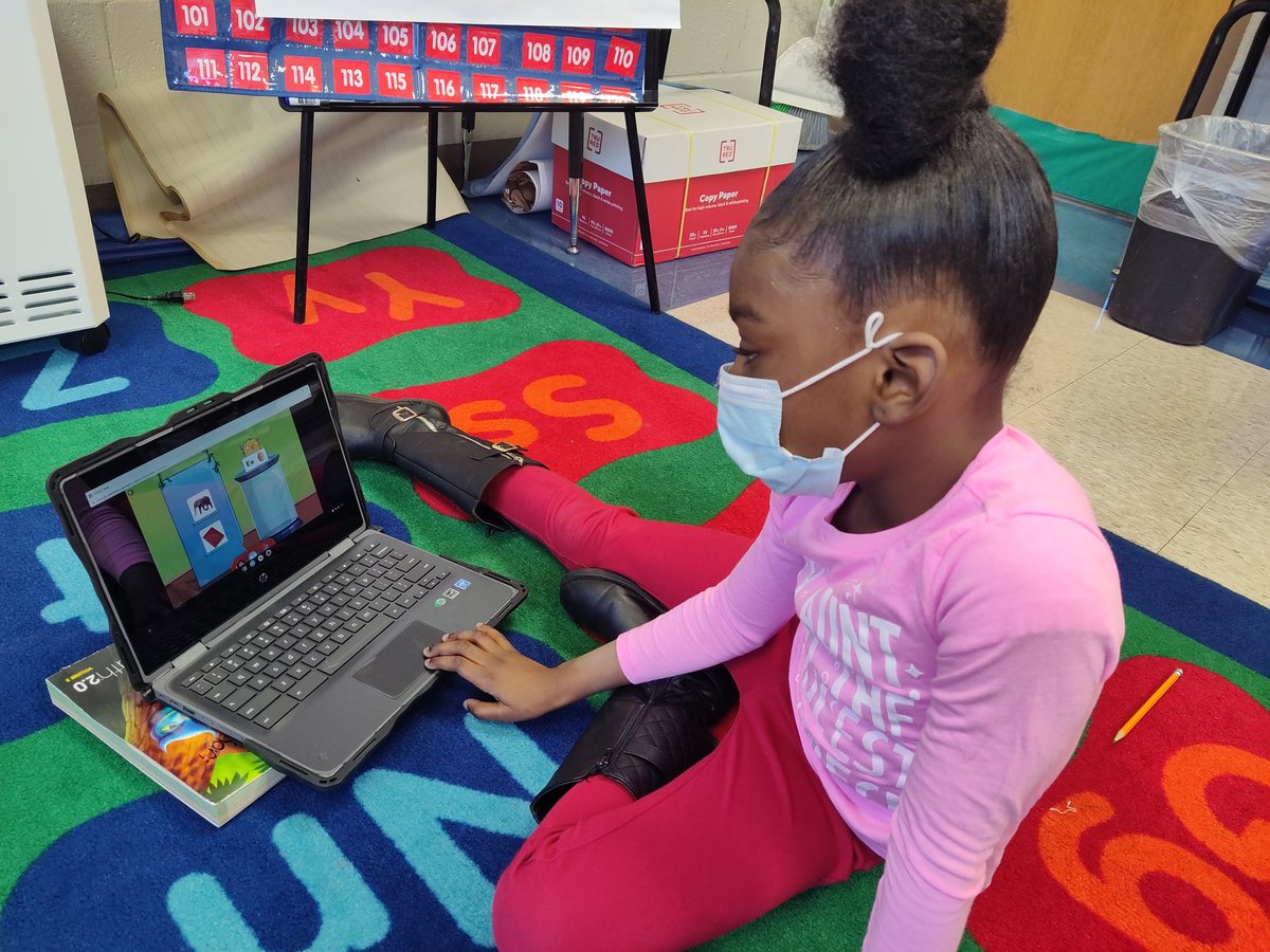 FLUKERisms's tweet photo. @HopeHillElem's Dynamic Duo, Dorsey & Bennett! SOAR block done right! #HHRead https://t.co/MkBiAT5IWu