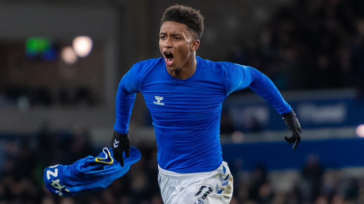 inside_pass_'s tweet photo. Watching some stuff back here &amp; thought I’d quickly write up a (small) piece on really why Demarai Gray is just *SO* good (&amp;world class).

Thread: https://t.co/aVEwxeewcA