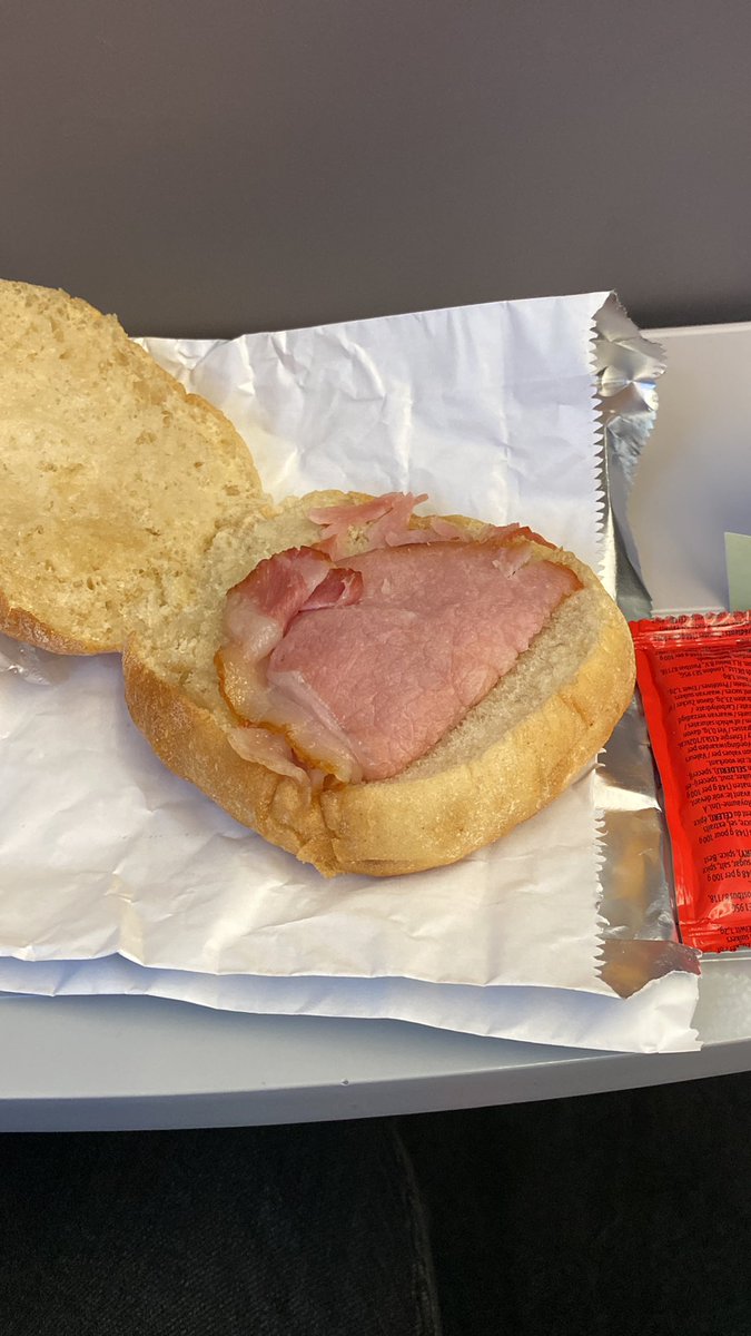 £6.00 for one piece of bacon.. can I have some bacon with my bread please? 🤦🏼‍♂️

Sort it out <a href="/LNER/">London North Eastern Railway</a>