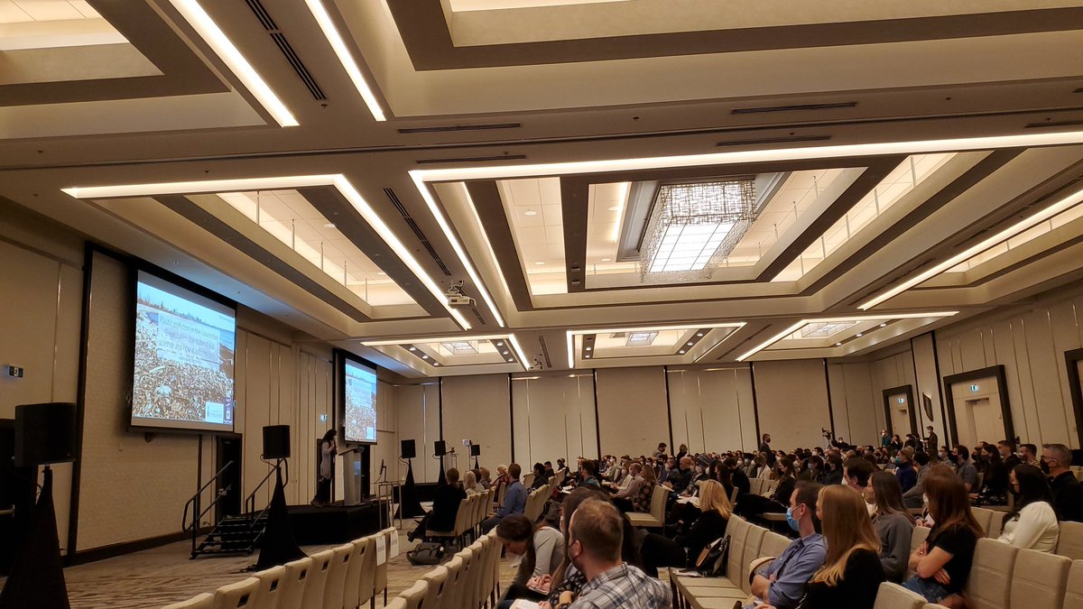 Congratulations to <a href="/ChelseaRochman/">Chelsea Rochman</a> who is this years recipient of <a href="/cjfas/">Canadian Journal of Fisheries and Aquatic Sciences</a> Stevenson Lecture Award! 🎉 Speaking now at #CCFFRSCL2022