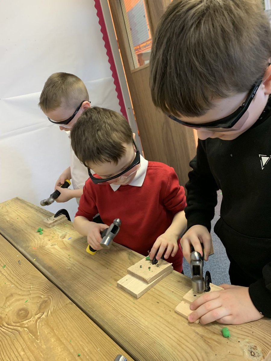 MrsAChok's tweet photo. We had so much fun this week learning to use hammers with @MrsPaddonSTEM 🔨☺️ We can’t wait to see you again next week! https://t.co/Tso8W8VAIL