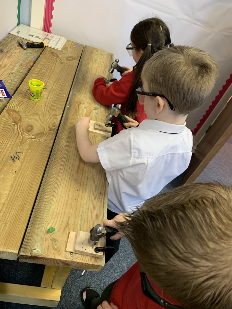 MrsAChok's tweet photo. We had so much fun this week learning to use hammers with @MrsPaddonSTEM 🔨☺️ We can’t wait to see you again next week! https://t.co/Tso8W8VAIL