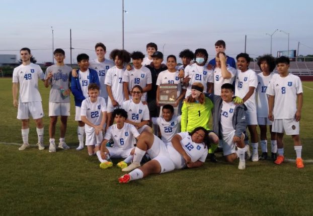 Our state qualifying Boys Soccer program is raising funds for training gear, game transportation, and meals throughout the 2022 season. We appreciate any and all support!

snap-raise.com/v2/fundraisers…