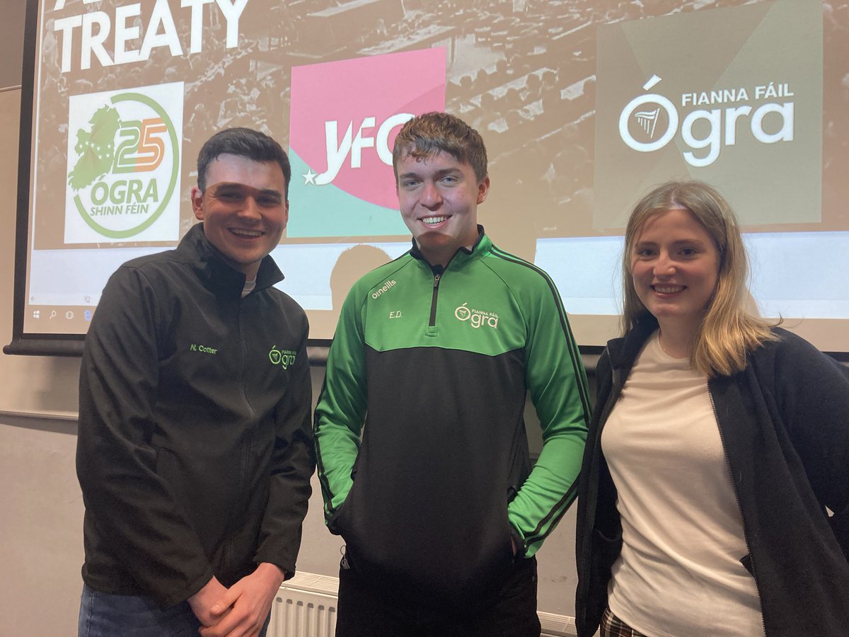 Great debate last night on the Anglo Irish Treaty, 1921. Well done to our Cathaoirleach @CotterNelius on speaking on behalf of the Cumann, representing the Anti-Treaty persuasion.🇮🇪