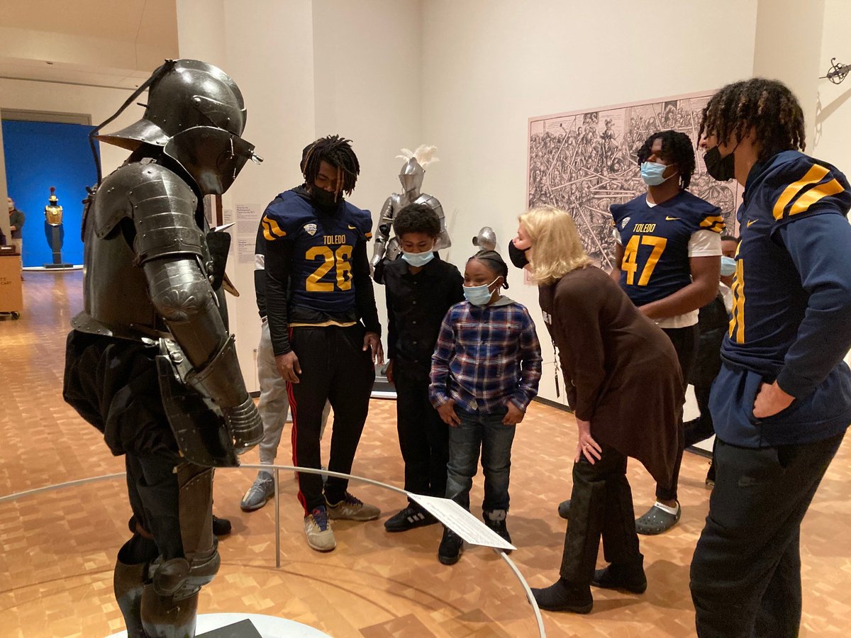 ToledoFB's tweet photo. Some of our Rockets paired up with students from MLK Academy this morning to tour the armor exhibit at the Toledo Museum of Art. These players will continue to serve as mentors to their student going forward.
#Service
#ONErocket https://t.co/W6F9hKLaJ1